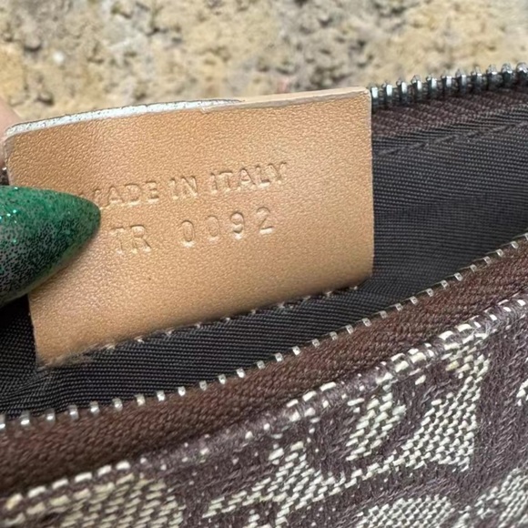 Christian Dior monogram wristlet. Comes with copy of COA from Entrupy - Picture 3 of 8